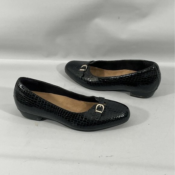 Clarks Shoes | Clarks Artisan Womens Loafers 8M Black Patent Leather Crocodile | Color: Black | Size: 8 | Briscy30's Closet